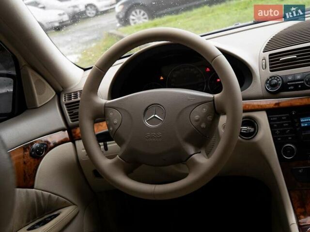 Синий Мерседес Е-Класс, объемом двигателя 3.2 л и пробегом 320 тыс. км за 6700 $, фото 10 на Automoto.ua