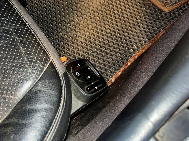 Синий Мерседес Е-Класс, объемом двигателя 3.2 л и пробегом 526 тыс. км за 6100 $, фото 10 на Automoto.ua