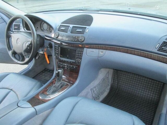 Синій Мерседес Е-Клас, об'ємом двигуна 3.2 л та пробігом 319 тис. км за 6300 $, фото 8 на Automoto.ua