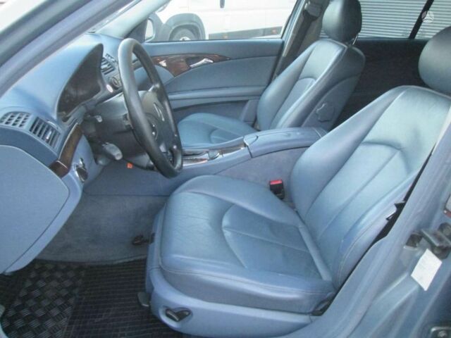 Синій Мерседес Е-Клас, об'ємом двигуна 3.2 л та пробігом 319 тис. км за 6300 $, фото 6 на Automoto.ua