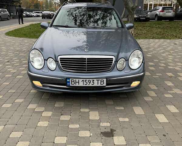 Синий Мерседес Е-Класс, объемом двигателя 2.69 л и пробегом 300 тыс. км за 5899 $, фото 2 на Automoto.ua