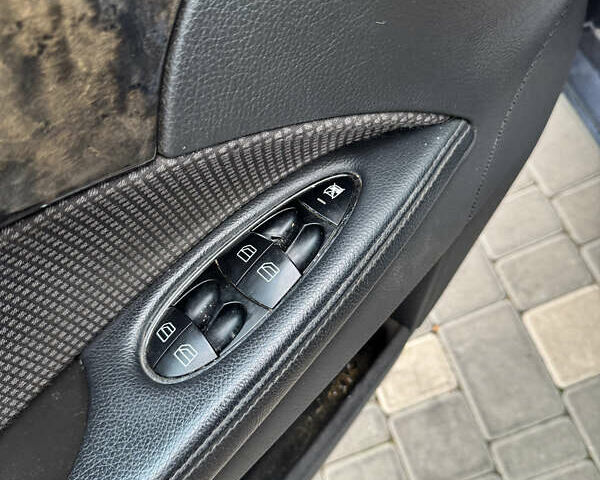 Синий Мерседес Е-Класс, объемом двигателя 2.69 л и пробегом 300 тыс. км за 5899 $, фото 13 на Automoto.ua