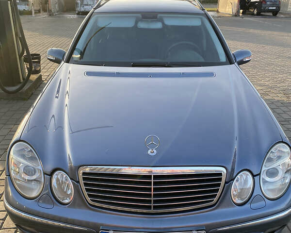 Мерседес Е-Класс 2003 в Мукачеве на Automoto.ua Синий Мерседес Е-Класс, объемом двигателя 1.8 л и пробегом 308 тыс. км за 6200 $, фото 4 на Automoto.ua