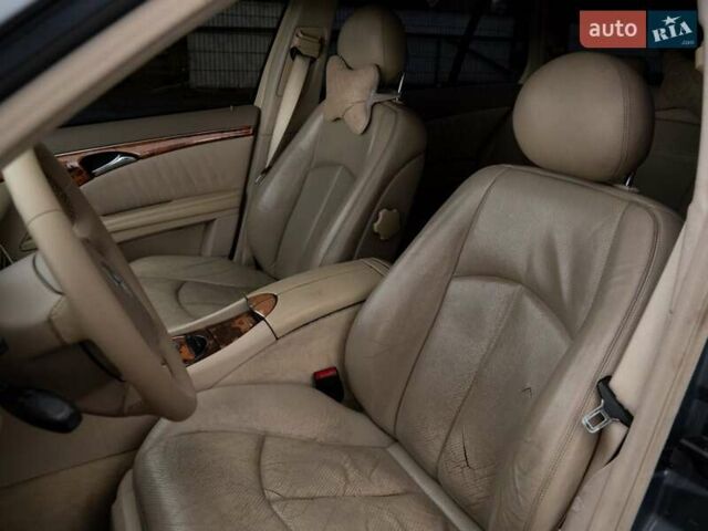 Синий Мерседес Е-Класс, объемом двигателя 3.2 л и пробегом 320 тыс. км за 6700 $, фото 4 на Automoto.ua