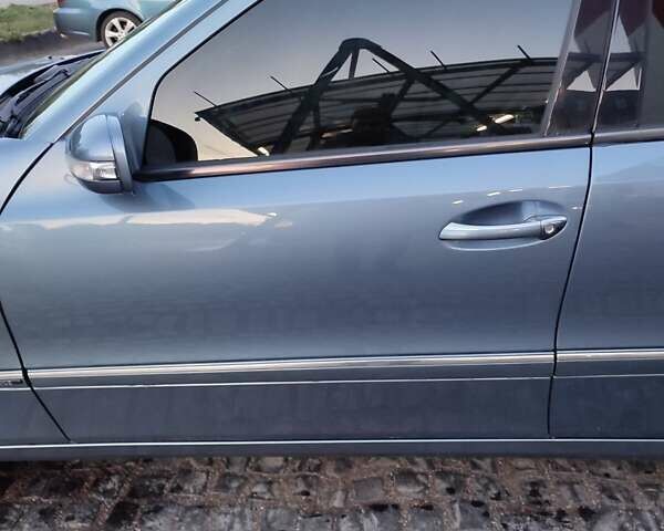 Синий Мерседес Е-Класс, объемом двигателя 3.2 л и пробегом 368 тыс. км за 6700 $, фото 25 на Automoto.ua