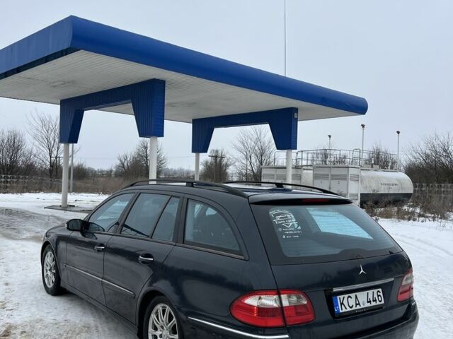 Синий Мерседес Е-Класс, объемом двигателя 3.2 л и пробегом 342 тыс. км за 3400 $, фото 4 на Automoto.ua