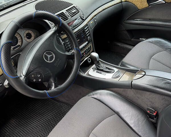 Синий Мерседес Е-Класс, объемом двигателя 2.69 л и пробегом 300 тыс. км за 5899 $, фото 12 на Automoto.ua