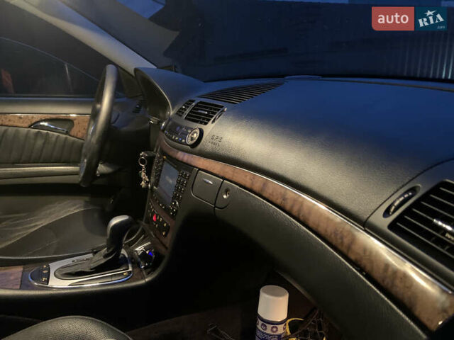 Синий Мерседес Е-Класс, объемом двигателя 3.2 л и пробегом 266 тыс. км за 7550 $, фото 14 на Automoto.ua