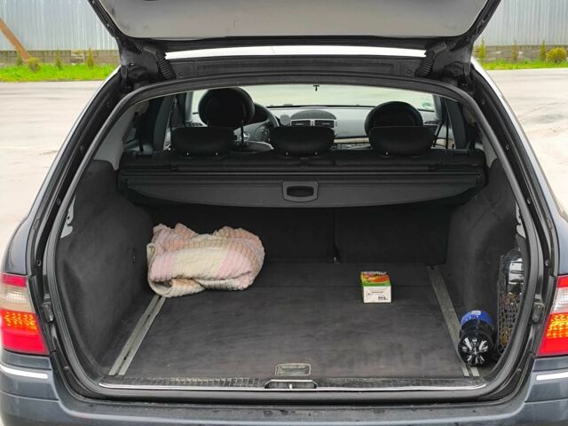 Синий Мерседес Е-Класс, объемом двигателя 2.7 л и пробегом 295 тыс. км за 2700 $, фото 10 на Automoto.ua