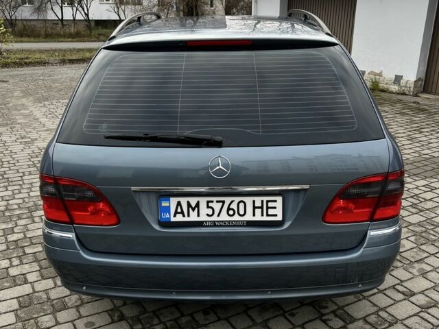 Синій Мерседес Е-Клас, об'ємом двигуна 3.2 л та пробігом 185 тис. км за 7400 $, фото 2 на Automoto.ua