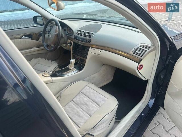 Синий Мерседес Е-Класс, объемом двигателя 3.22 л и пробегом 260 тыс. км за 6200 $, фото 8 на Automoto.ua