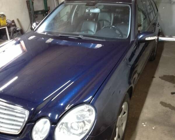 Синий Мерседес Е-Класс, объемом двигателя 2.2 л и пробегом 348 тыс. км за 7300 $, фото 9 на Automoto.ua