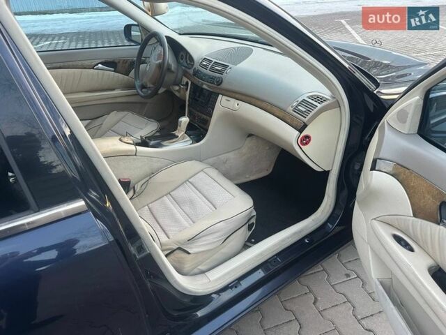 Синий Мерседес Е-Класс, объемом двигателя 3.22 л и пробегом 260 тыс. км за 6200 $, фото 7 на Automoto.ua