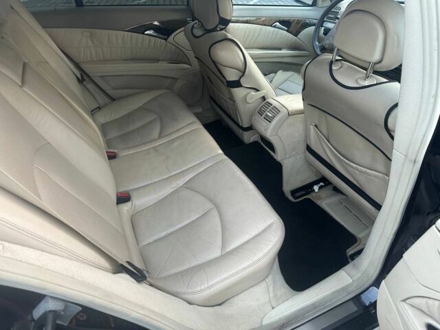 Синій Мерседес Е-Клас, об'ємом двигуна 3.2 л та пробігом 260 тис. км за 6200 $, фото 6 на Automoto.ua