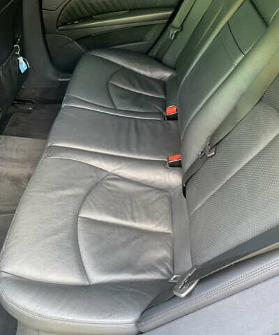 Синий Мерседес Е-Класс, объемом двигателя 2.2 л и пробегом 348 тыс. км за 7300 $, фото 3 на Automoto.ua