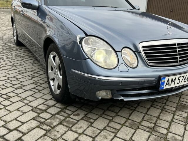 Синій Мерседес Е-Клас, об'ємом двигуна 3.2 л та пробігом 185 тис. км за 7400 $, фото 11 на Automoto.ua