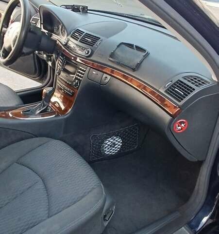 Синий Мерседес Е-Класс, объемом двигателя 2.69 л и пробегом 190 тыс. км за 5200 $, фото 20 на Automoto.ua