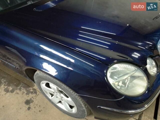 Синий Мерседес Е-Класс, объемом двигателя 2.2 л и пробегом 348 тыс. км за 7300 $, фото 11 на Automoto.ua