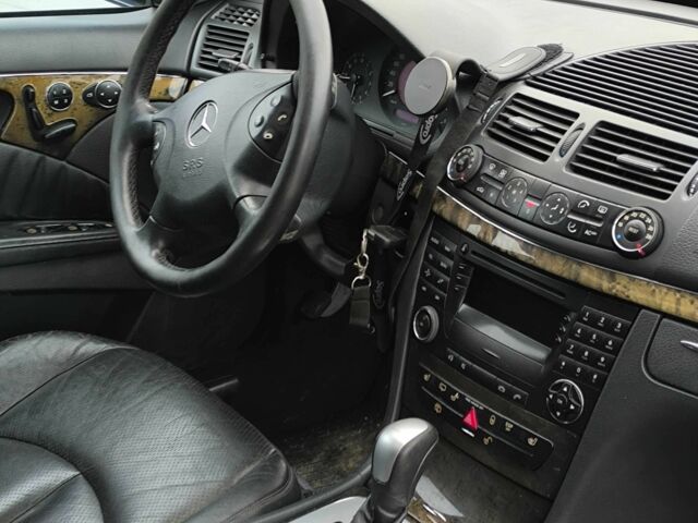 Синий Мерседес Е-Класс, объемом двигателя 2.7 л и пробегом 295 тыс. км за 2700 $, фото 11 на Automoto.ua