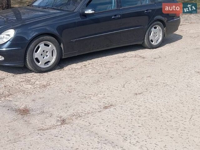 Синій Мерседес Е-Клас, об'ємом двигуна 2.15 л та пробігом 250 тис. км за 5800 $, фото 1 на Automoto.ua
