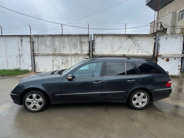 Синій Мерседес Е-Клас, об'ємом двигуна 3.2 л та пробігом 3 тис. км за 2500 $, фото 4 на Automoto.ua