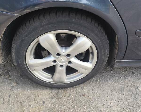 Синий Мерседес Е-Класс, объемом двигателя 1.8 л и пробегом 246 тыс. км за 8200 $, фото 17 на Automoto.ua