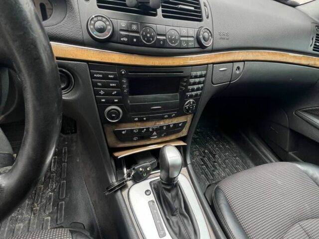 Синій Мерседес Е-Клас, об'ємом двигуна 3.2 л та пробігом 3 тис. км за 2500 $, фото 14 на Automoto.ua