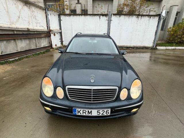 Синій Мерседес Е-Клас, об'ємом двигуна 3.2 л та пробігом 3 тис. км за 2500 $, фото 1 на Automoto.ua