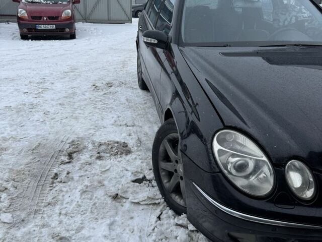 Синій Мерседес Е-Клас, об'ємом двигуна 2.4 л та пробігом 350 тис. км за 3000 $, фото 1 на Automoto.ua