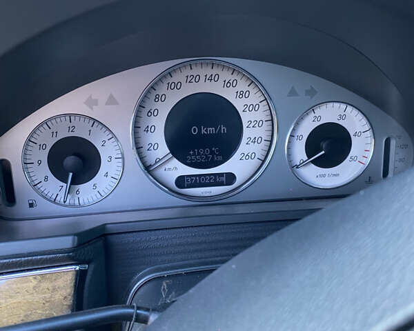 Синій Мерседес Е-Клас, об'ємом двигуна 2.1 л та пробігом 371 тис. км за 7100 $, фото 8 на Automoto.ua