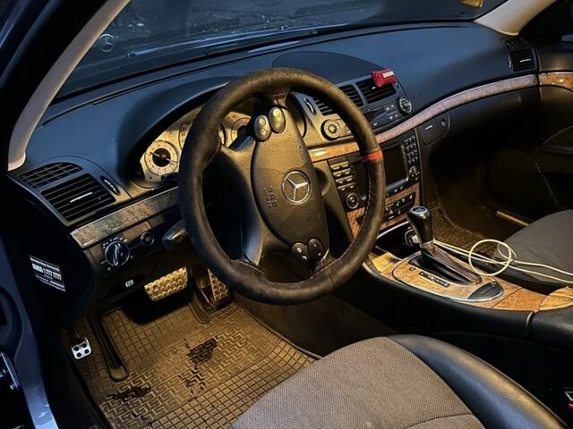 Синий Мерседес Е-Класс, объемом двигателя 3 л и пробегом 400 тыс. км за 6000 $, фото 5 на Automoto.ua