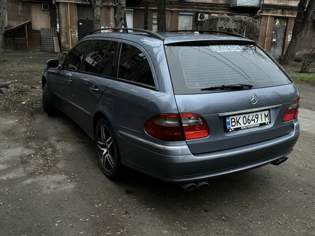 Синий Мерседес Е-Класс, объемом двигателя 3 л и пробегом 400 тыс. км за 6000 $, фото 3 на Automoto.ua