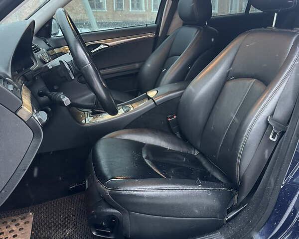 Синий Мерседес Е-Класс, объемом двигателя 3 л и пробегом 370 тыс. км за 7150 $, фото 20 на Automoto.ua