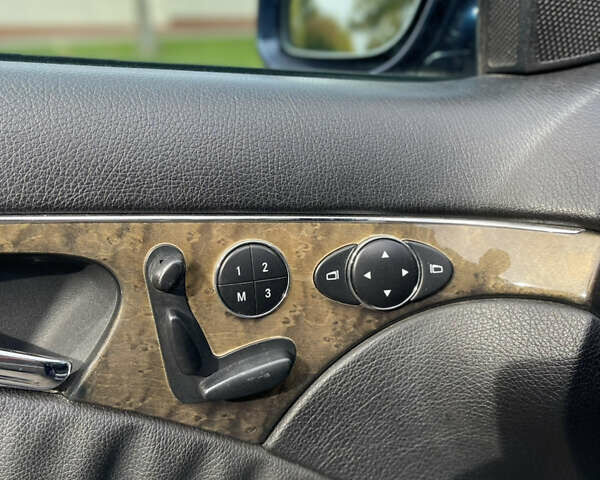 Синий Мерседес Е-Класс, объемом двигателя 3 л и пробегом 306 тыс. км за 8600 $, фото 28 на Automoto.ua