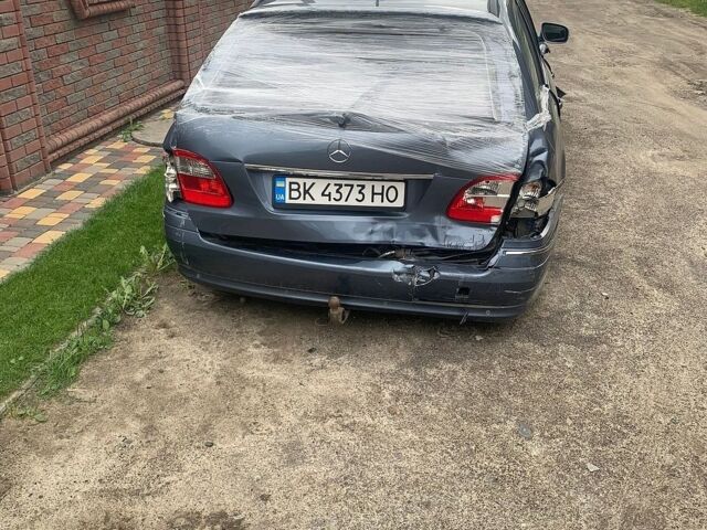 Синій Мерседес Е-Клас, об'ємом двигуна 2.99 л та пробігом 300 тис. км за 3000 $, фото 5 на Automoto.ua