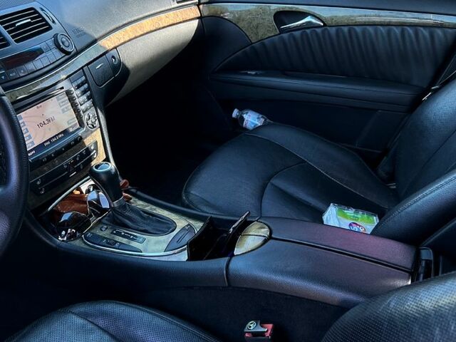 Синій Мерседес Е-Клас, об'ємом двигуна 3 л та пробігом 301 тис. км за 9800 $, фото 5 на Automoto.ua