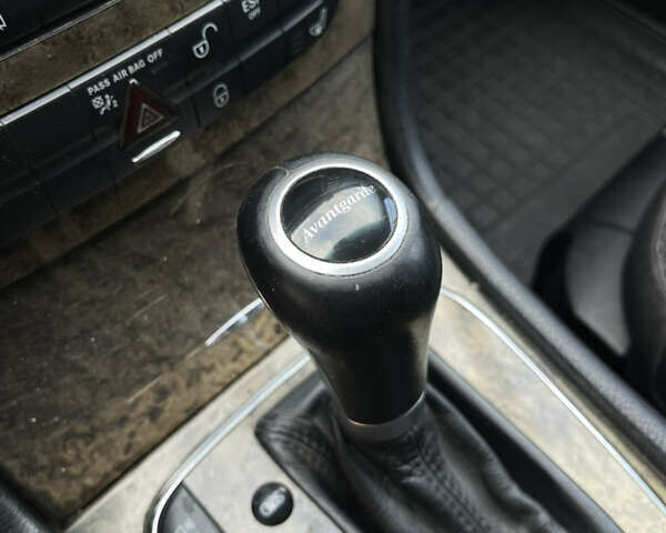 Синий Мерседес Е-Класс, объемом двигателя 3 л и пробегом 306 тыс. км за 8600 $, фото 24 на Automoto.ua