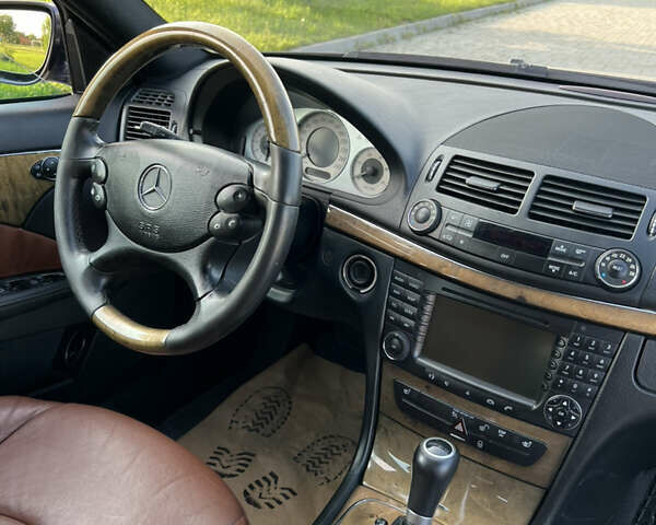 Синий Мерседес Е-Класс, объемом двигателя 3 л и пробегом 256 тыс. км за 8800 $, фото 53 на Automoto.ua