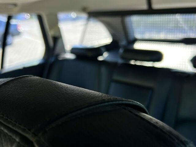 Синій Мерседес Е-Клас, об'ємом двигуна 3 л та пробігом 301 тис. км за 9800 $, фото 4 на Automoto.ua