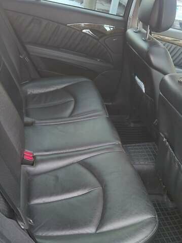 Синий Мерседес Е-Класс, объемом двигателя 3 л и пробегом 306 тыс. км за 7900 $, фото 12 на Automoto.ua