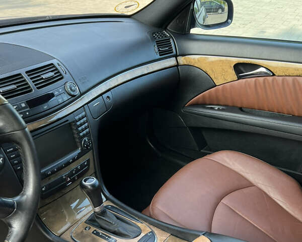 Синий Мерседес Е-Класс, объемом двигателя 3 л и пробегом 256 тыс. км за 8800 $, фото 28 на Automoto.ua