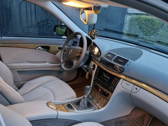 Синий Мерседес Е-Класс, объемом двигателя 1.8 л и пробегом 160 тыс. км за 7600 $, фото 19 на Automoto.ua