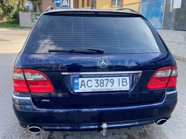 Синий Мерседес Е-Класс, объемом двигателя 3 л и пробегом 319 тыс. км за 8200 $, фото 4 на Automoto.ua