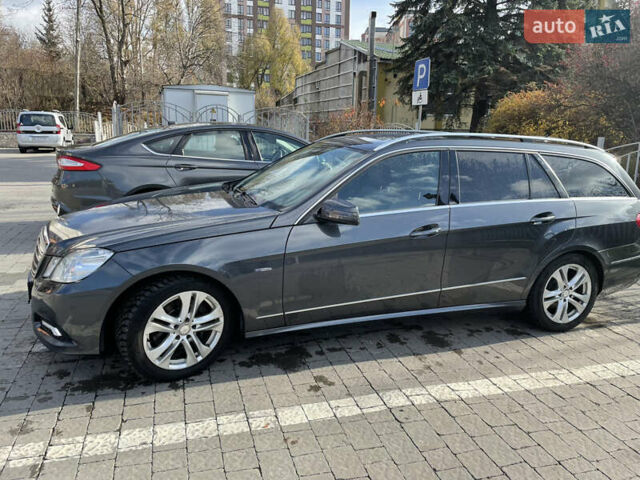 Синий Мерседес Е-Класс, объемом двигателя 3 л и пробегом 530 тыс. км за 12000 $, фото 3 на Automoto.ua