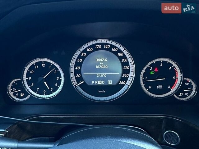Синий Мерседес Е-Класс, объемом двигателя 2.14 л и пробегом 187 тыс. км за 13800 $, фото 17 на Automoto.ua