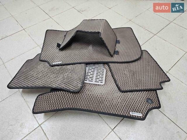 Мерседес Е-Клас 2012 у Львові на Automoto.ua Синій Мерседес Е-Клас, об'ємом двигуна 2.2 л та пробігом 350 тис. км за 14999 $, фото 29 на Automoto.ua