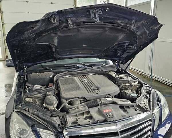 Мерседес Е-Клас 2012 у Львові на Automoto.ua Синій Мерседес Е-Клас, об'ємом двигуна 2.2 л та пробігом 350 тис. км за 14999 $, фото 7 на Automoto.ua