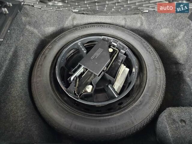 Синий Мерседес Е-Класс, объемом двигателя 2.14 л и пробегом 350 тыс. км за 12999 $, фото 8 на Automoto.ua