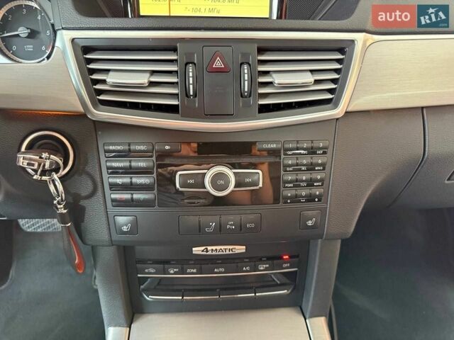 Синій Мерседес Е-Клас, об'ємом двигуна 2.2 л та пробігом 362 тис. км за 15500 $, фото 11 на Automoto.ua