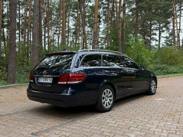 Синий Мерседес Е-Класс, объемом двигателя 2.2 л и пробегом 290 тыс. км за 15000 $, фото 10 на Automoto.ua